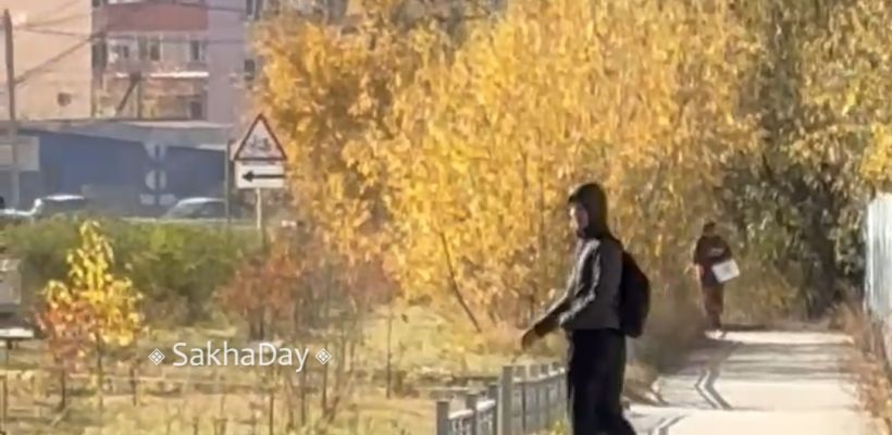 Осторожно! В Якутске неизвестный мужчина хватает девушек за ягодицы