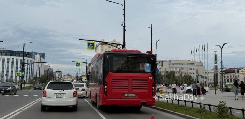 «Транспортная система серьезно отстает». Мэр Якутска признал проблемы с автобусами