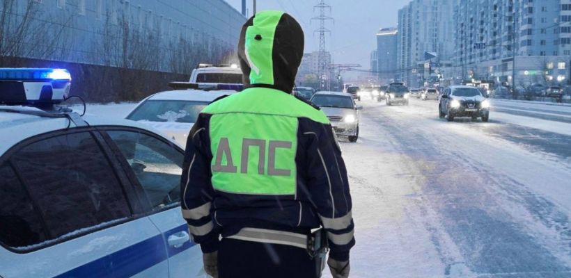 В Якутске сотрудники ДПС помогли матери с больным ребенком добраться до больницы