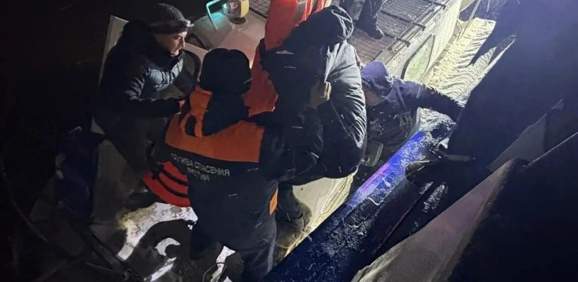 Фотофакт: Эвакуация людей с теплохода "Московский", севшего на мель