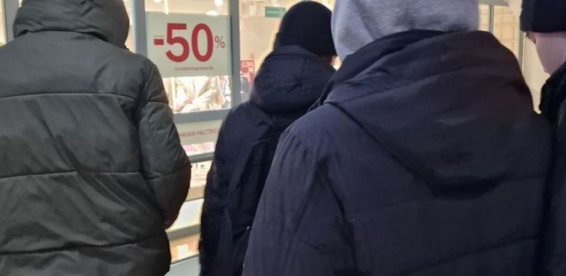 В Якутске девушка заявила о домогательствах со стороны группы подростков в торговом центре