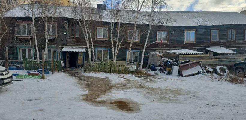 В Якутске замерзают жильцы аварийного дома