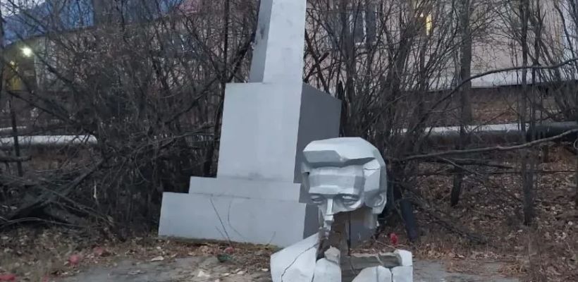 «Не думаю, что кто-то целенаправленно повреждает этот памятник», - Николай Макаров о повторном разрушении памятника Василию Котенко