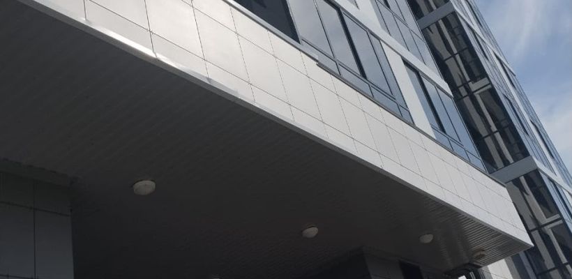 «Где наши ключи?»: В Якутске задерживается сдача дома на Михаила Николаева
