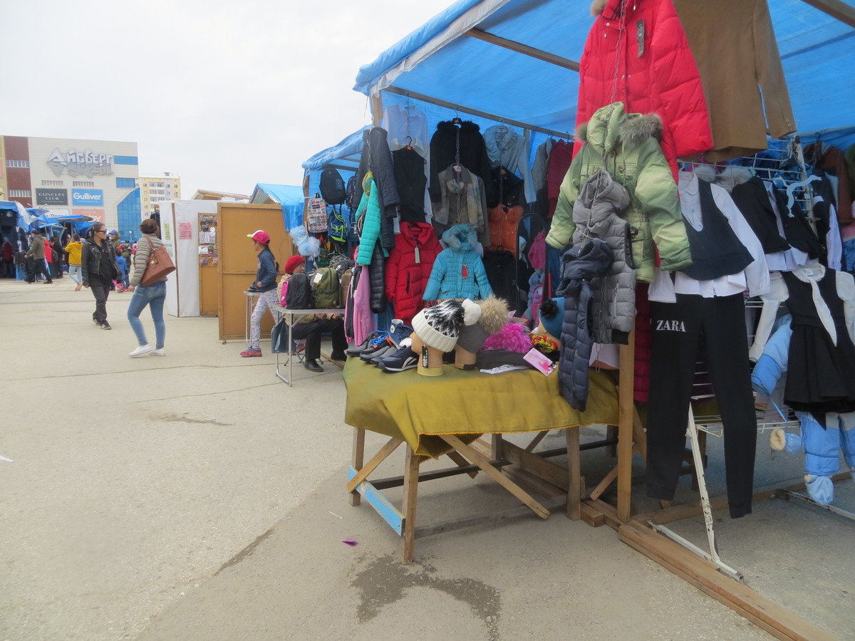 Продавцы Школьного базара Якутска пожаловались на плохую организацию ярмарки