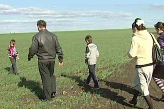 В Якутске многодетные семьи, получившие "голые" участки, собираются на пикет