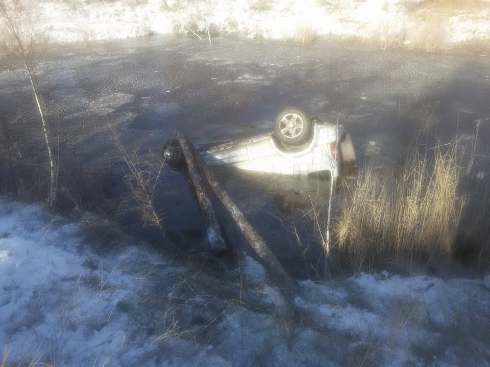 Жители Майи спасли женщину, оказавшуюся в затопленном автомобиле