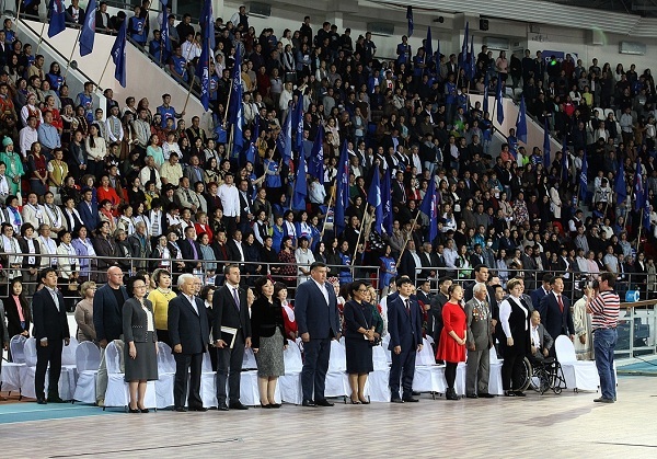 Егор Борисов сообщил, что жизнь меняется к лучшему