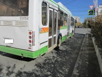 Пенсионерка, получив травмы в автобусе в Якутске, попала в больницу
