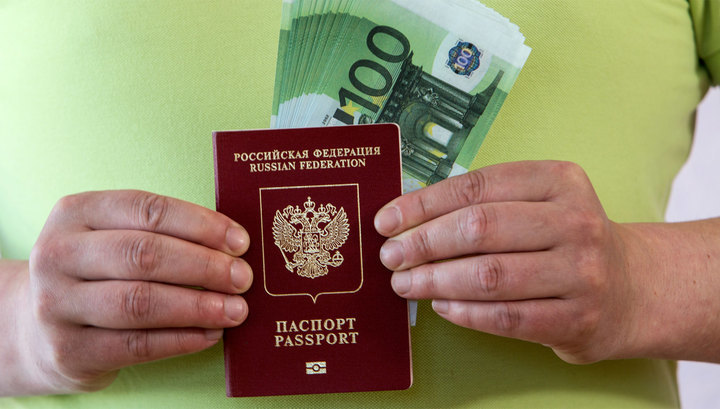 Минфин хочет заставить россиян, живущих за границей, отчитываться о счетах