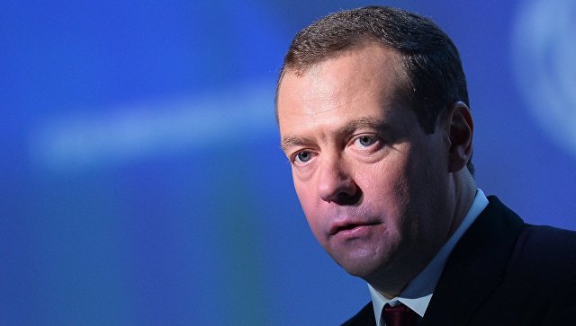 Медведев: в начале следующего года экономика может пойти в рост