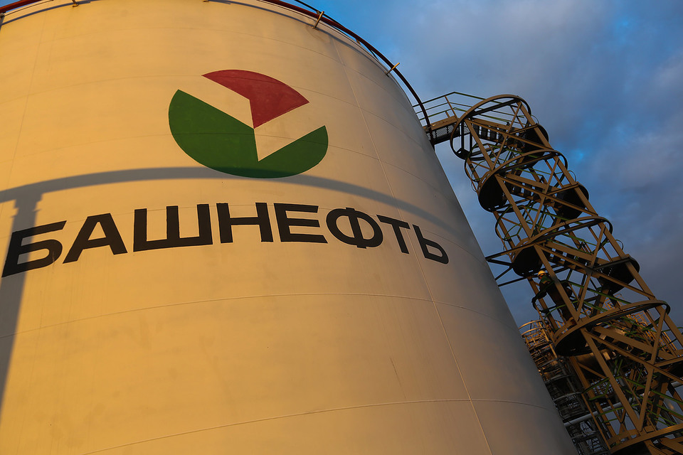 СМИ узнали о возможной покупке Роснефтью Башнефти за 325 млрд без торгов