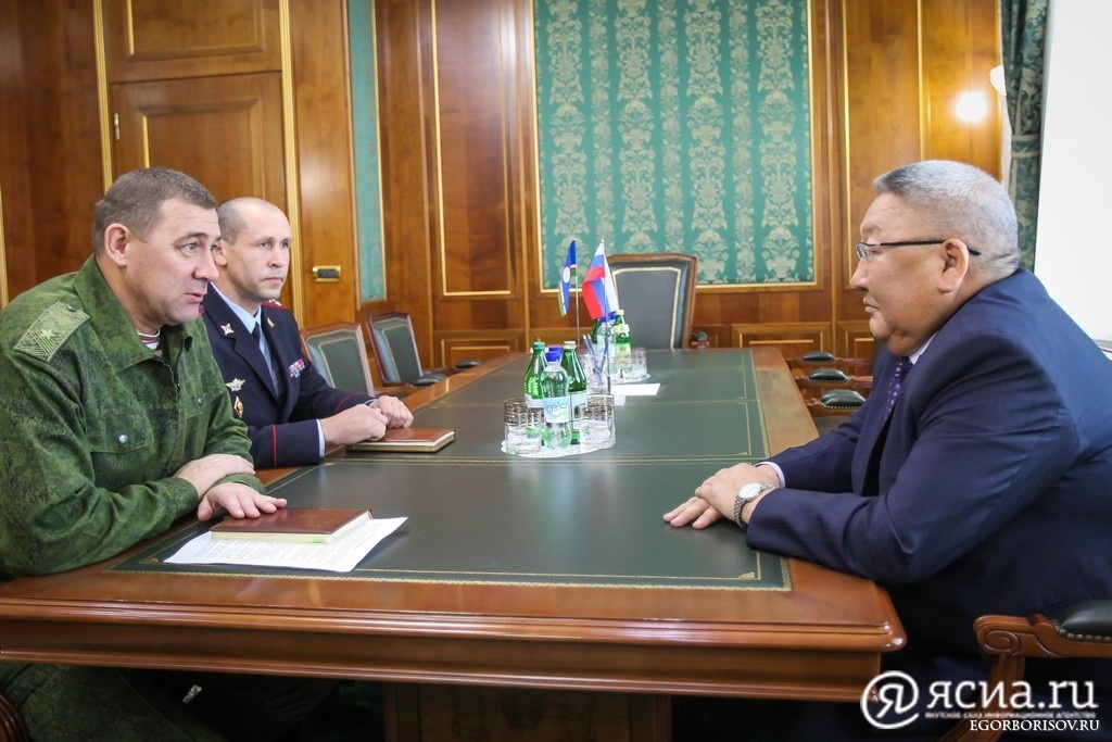 Егор Борисов встретился с новым начальником Управления Росгвардии по Якутии
