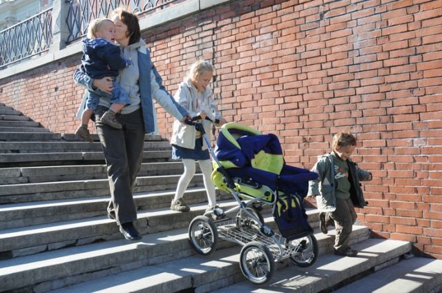 Якутия не вошла в список регионов, которым выделят деньги на поддержку многодетных семей