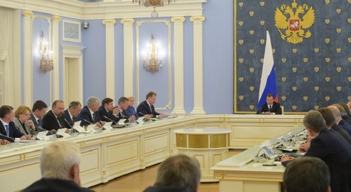 Медведев заявил о полной индексации пенсий в феврале 2017 года