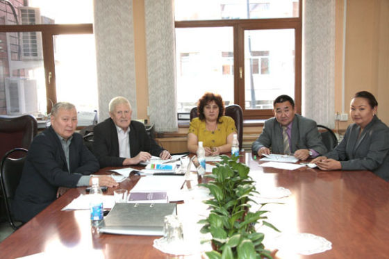 Коммунисты Ил Тумэна голосовали против назначения Евгения Чекина