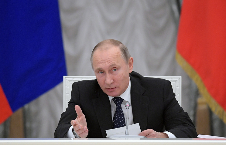 Путин пригрозил уволить чиновников, ставших академиками РАН