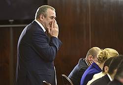 «Единая Россия» пригрозила регионам отставками