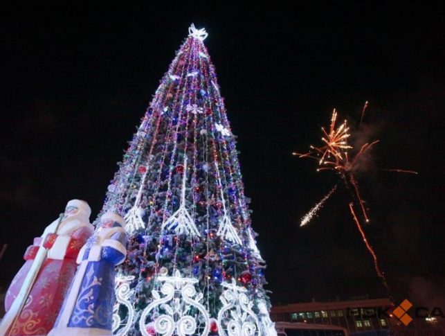 Новый год в Якутии: 10 млн рублей на гирлянды, салюты, шары, ёлки и горки