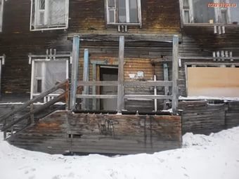 В Нерюнгри в аварийной квартире обнаружились зарегистрированные граждане Таджикистана