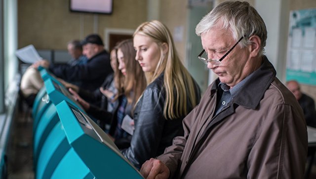 Минтруд работает над повышением пособия по безработице до 8 тысяч рублей