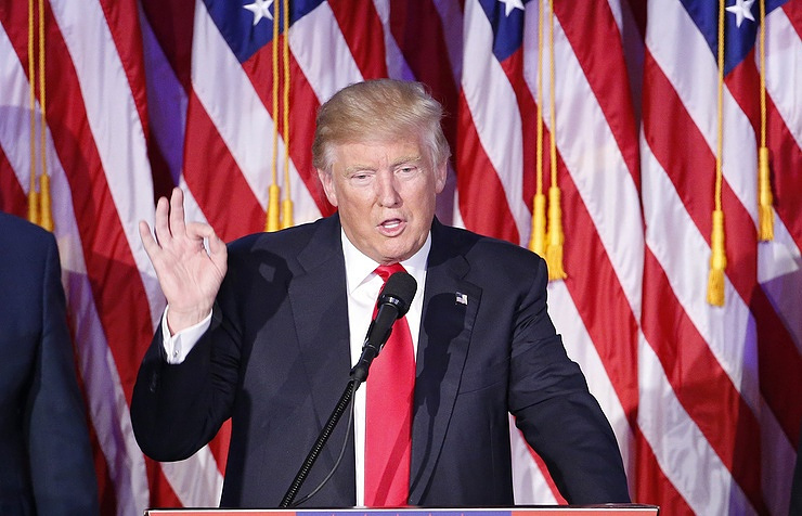 Путин и Трамп провели первый телефонный разговор