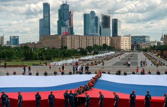 Госдуме предложили объявить День патриотизма в честь продуктового эмбарго