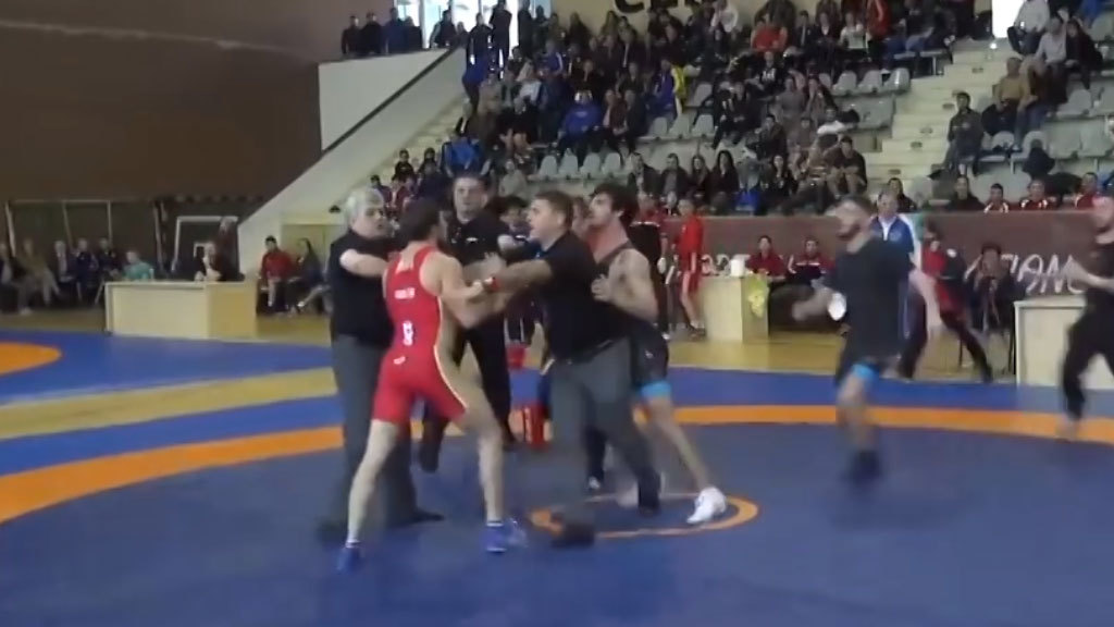 Схватка борцов из России и Грузии на Кубке наций завершилась массовой дракой (+видео)