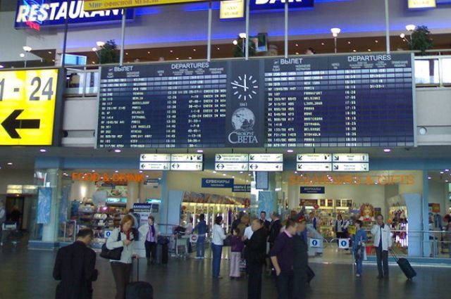 В аэропортах Москвы на фоне снегопада задержаны более 60 рейсов