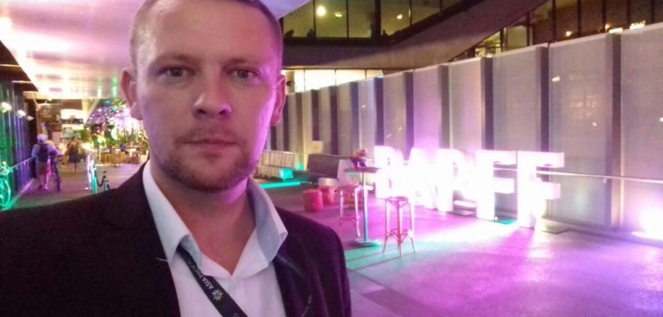 Сегодня состоится австралийская премьера фильма «Костер на ветру»