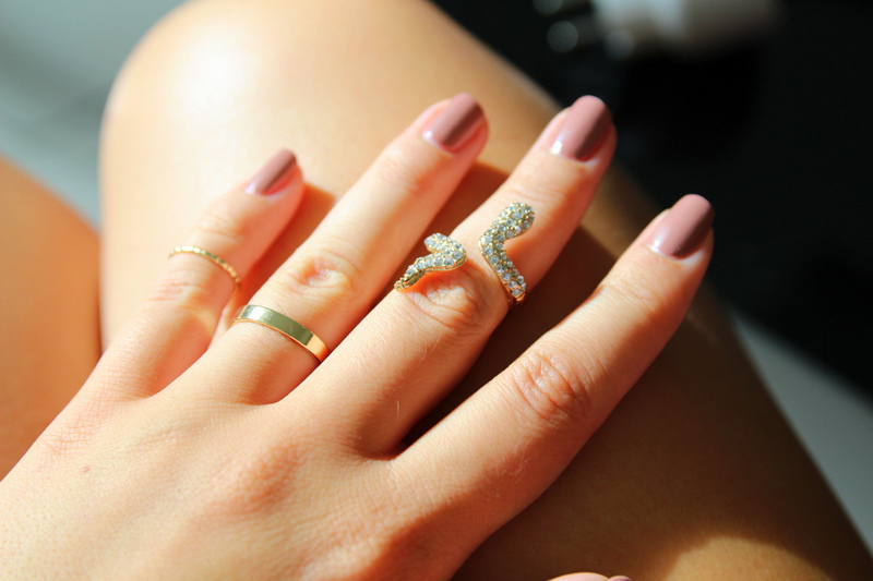 Полицейскими задержан молодой человек, похищавший ювелирные украшения у своей девушки