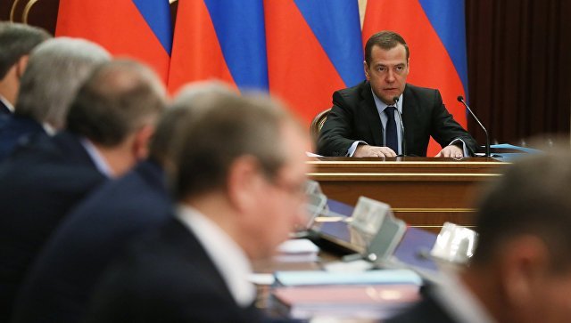Медведев призвал выработать меры по улучшению демографии на Дальнем Востоке