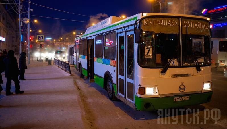 В Якутске в ходе ДТП с участием автобуса №7 пострадал ребенок