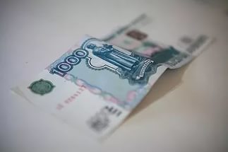 В Нерюнгри мужчина пытался всучить взятку сотруднику ГИБДД