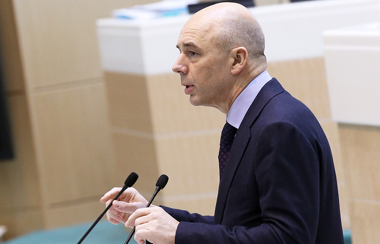 Силуанов сообщил о «более плавном» росте зарплат бюджетников в 2017 году