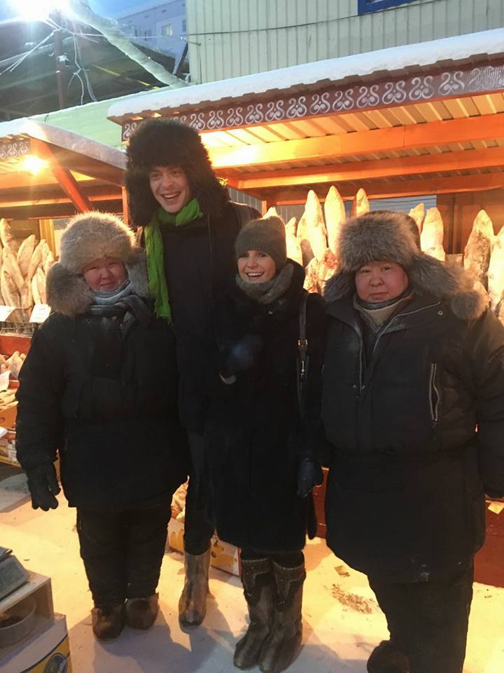 Ведущие "Контрольной закупки" прогулялись по Крестьянскому рынку Якутска