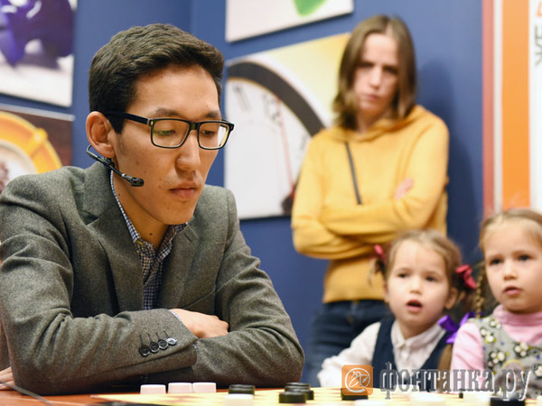 Якутский гроссмейстер Николай Стручков отстоял шашечную честь Петербурга