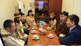 Победители республиканского конкурса «Кочевая семья» — Федор и Октябрина Протопоповы из Томпонского района