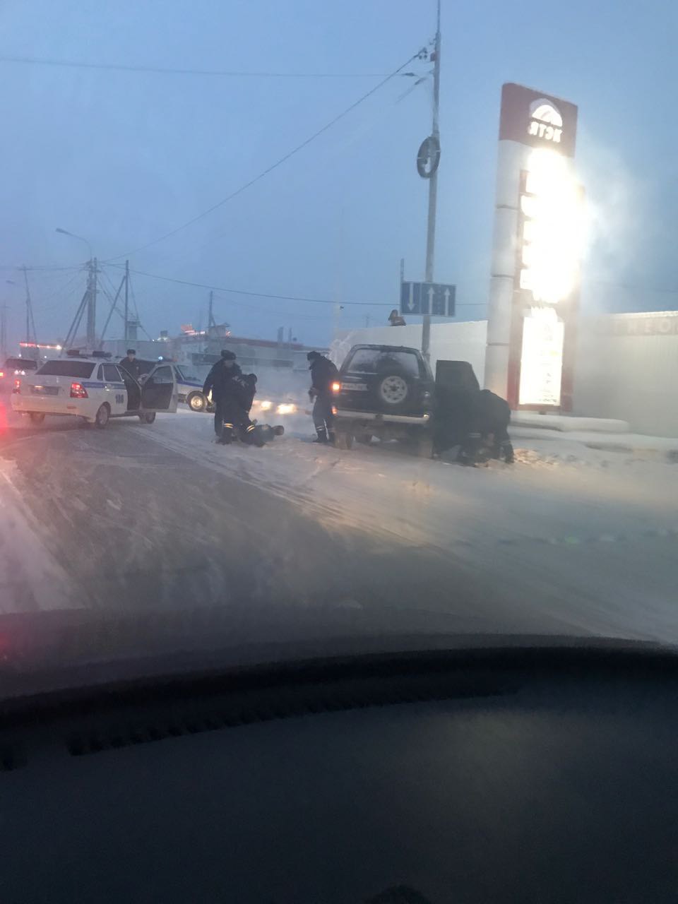 Внедорожник, сбивший пешехода на перекрестке Хабарова, убегал от погони