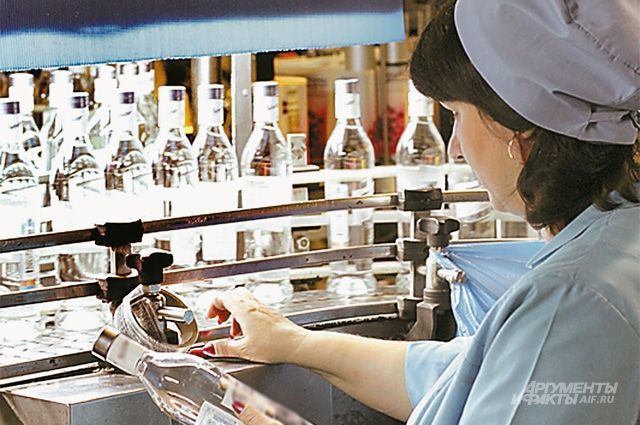 Минфин предлагает поднять минимальную цену на водку до 219 рублей