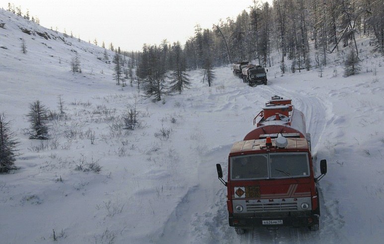 В испытывающее дефицит топлива якутское село проложили зимник