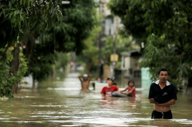Туристы из РФ не могут вылететь с тайского острова Самуи из-за наводнения