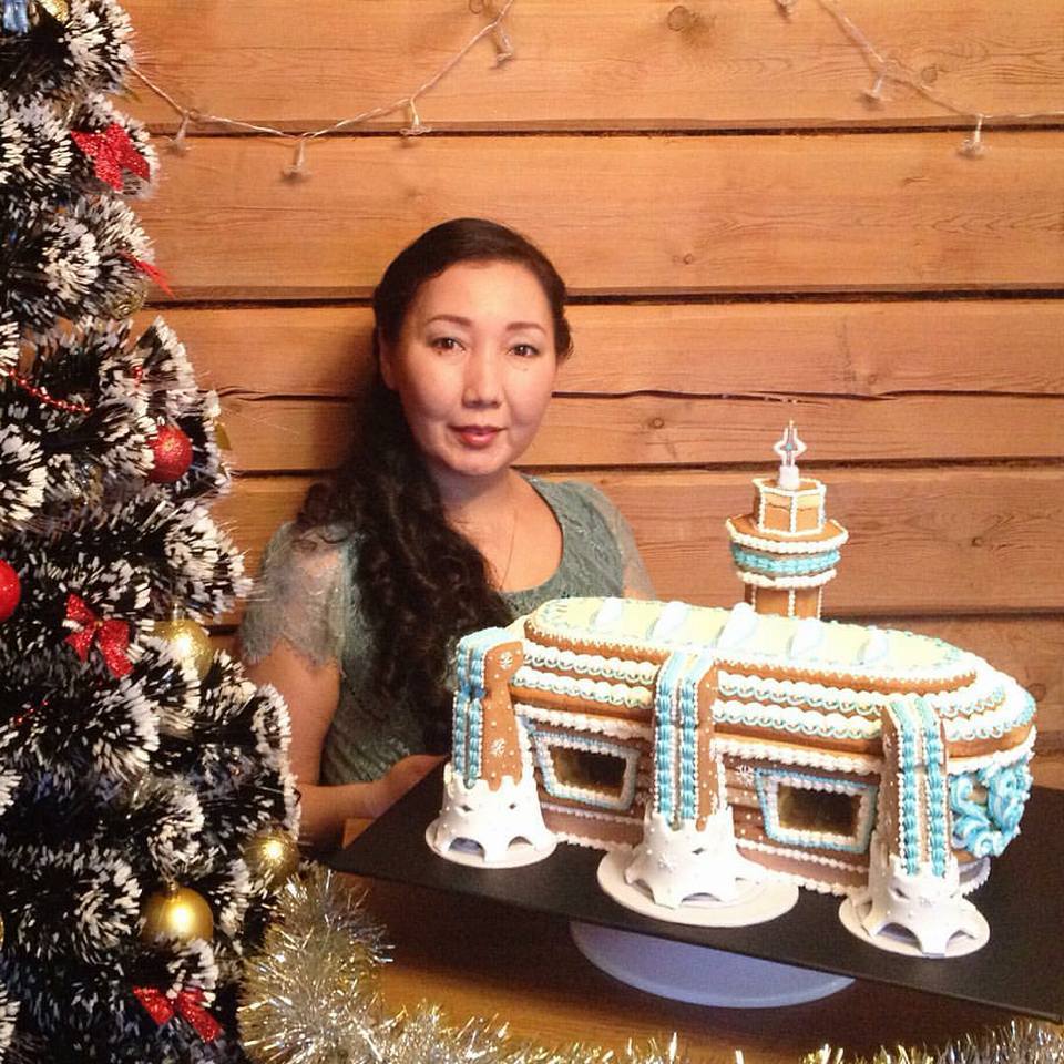 Жительница Сунтарского улуса объявила аукцион на пряничный "Триумф", который "застрял" в Якутске