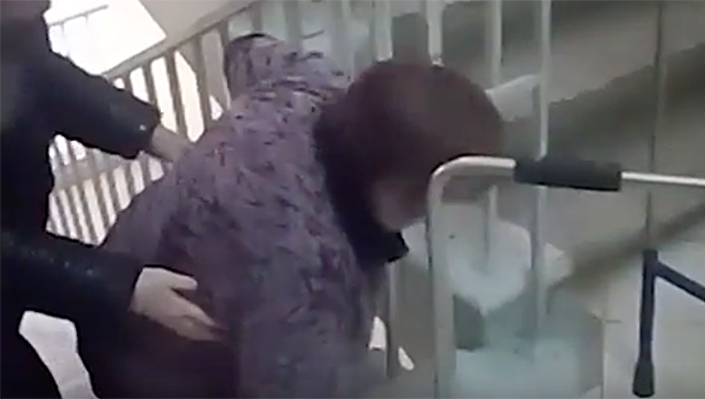 В Уфе уволили главврача больницы, где женщину вынудили ползти на рентген (+видео)