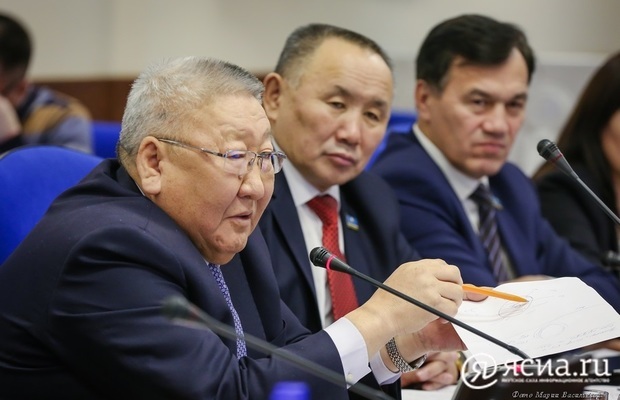 Глава Якутии встретился с участниками общественной организации «Проект НАСЛЕГ»