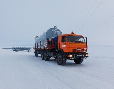 Продолжается доставка топлива по автозимникам