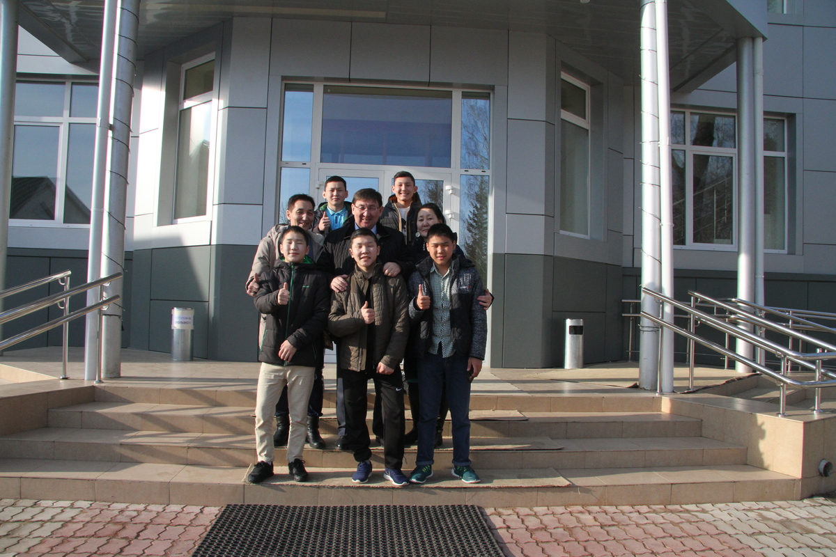 Юрий Куприянов встретился с коллективом ансамбля «Хатан»