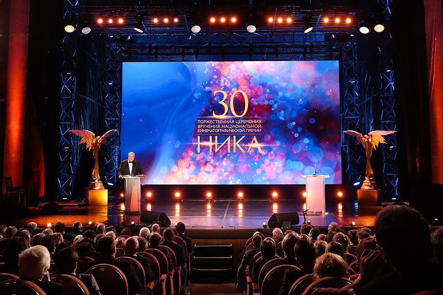 Зал «Ники» встретил овацией речь Сокурова в защиту задержанных 26 марта