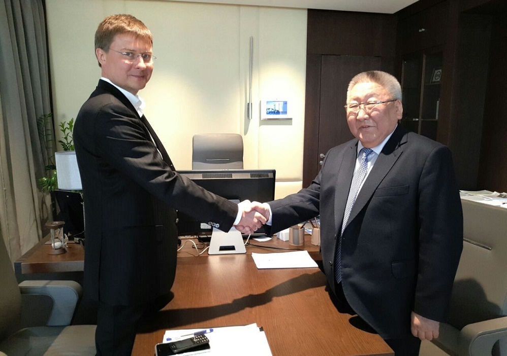 Глава Якутии обсудил задачи развития АК «АЛРОСА» с новым президентом компании