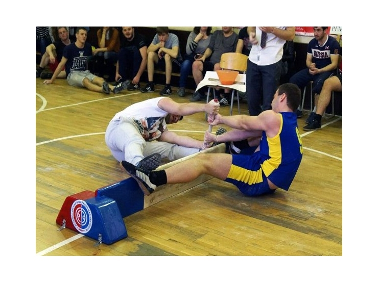 В Ростове считают, что мас-рестлинг, который ранее назывался "перетягиванием репы", в Якутию привезли казаки